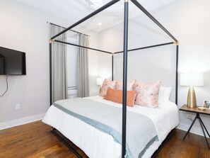 1 habitación, tabla de planchar con plancha, cuna de viaje y wifi