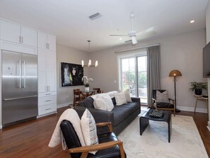 TV, fireplace, offices