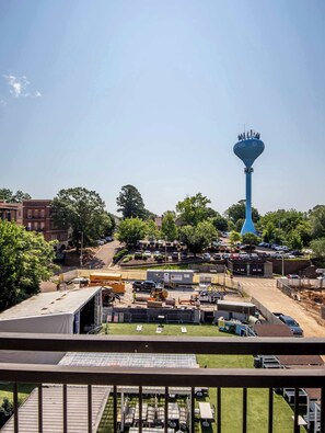 Property grounds - The Little Easy | Best Playoff Weekend Rate (Oxford)