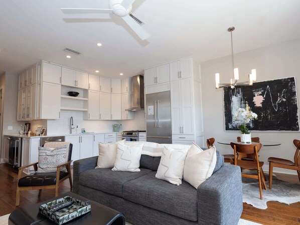 TV, fireplace, offices