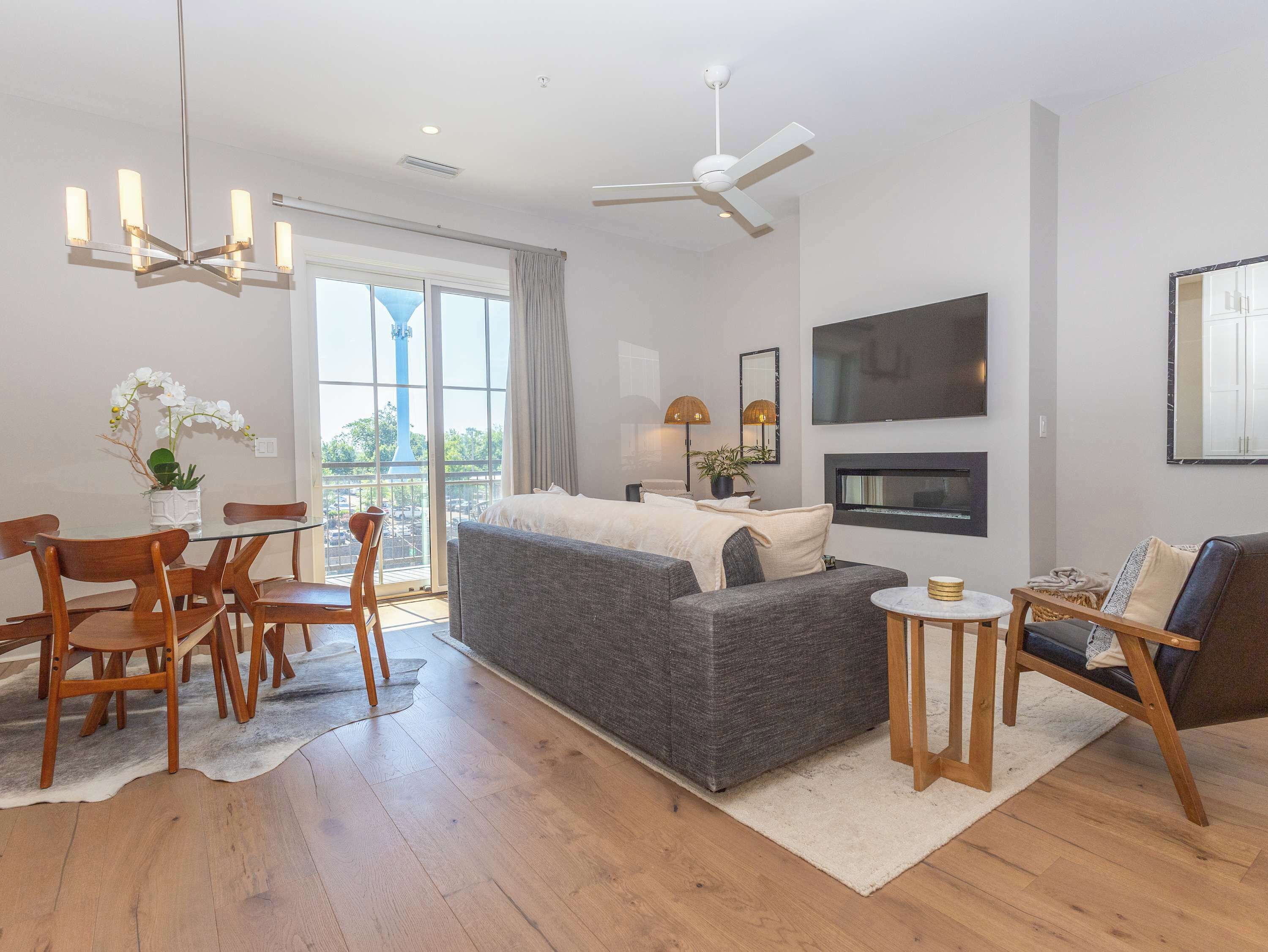 TV, fireplace, offices