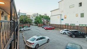 Uklassifisert bilde, 2 av 18, knapp