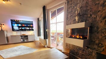 Fernseher, DVD-Player, Stereoanlage