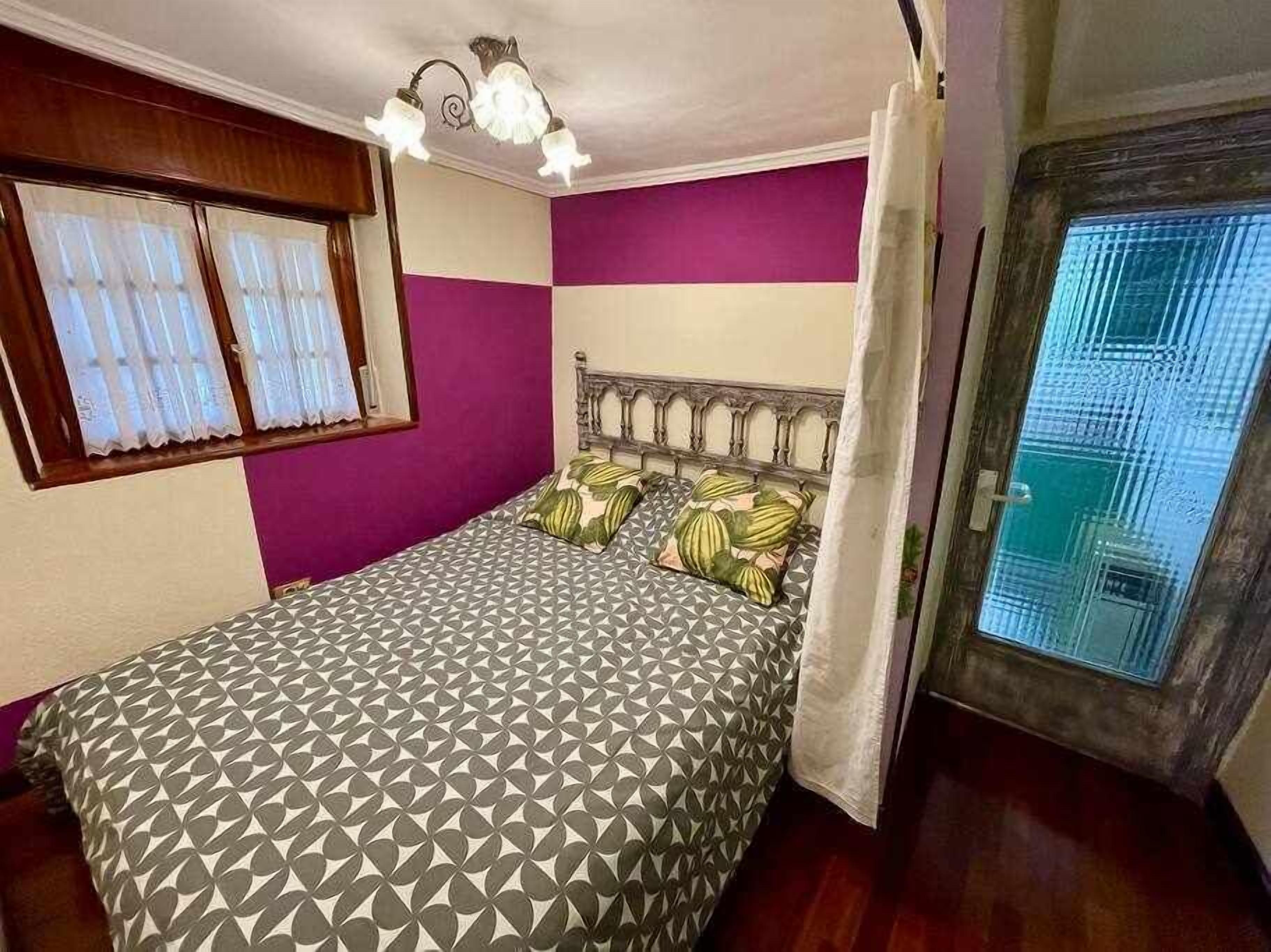 1 chambre, fer et planche à repasser, lit parapluie, Wi-Fi gratuit