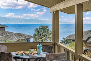 Outdoor dining - SUMMER SALE! Oceanview Spacious 2BD, 3BA retreat - Kapalua Ridge Villas 1423 (Lahaina)