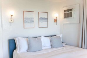 2 Schlafzimmer, Schreibtisch, Bügeleisen/Bügelbrett, Reisekinderbett