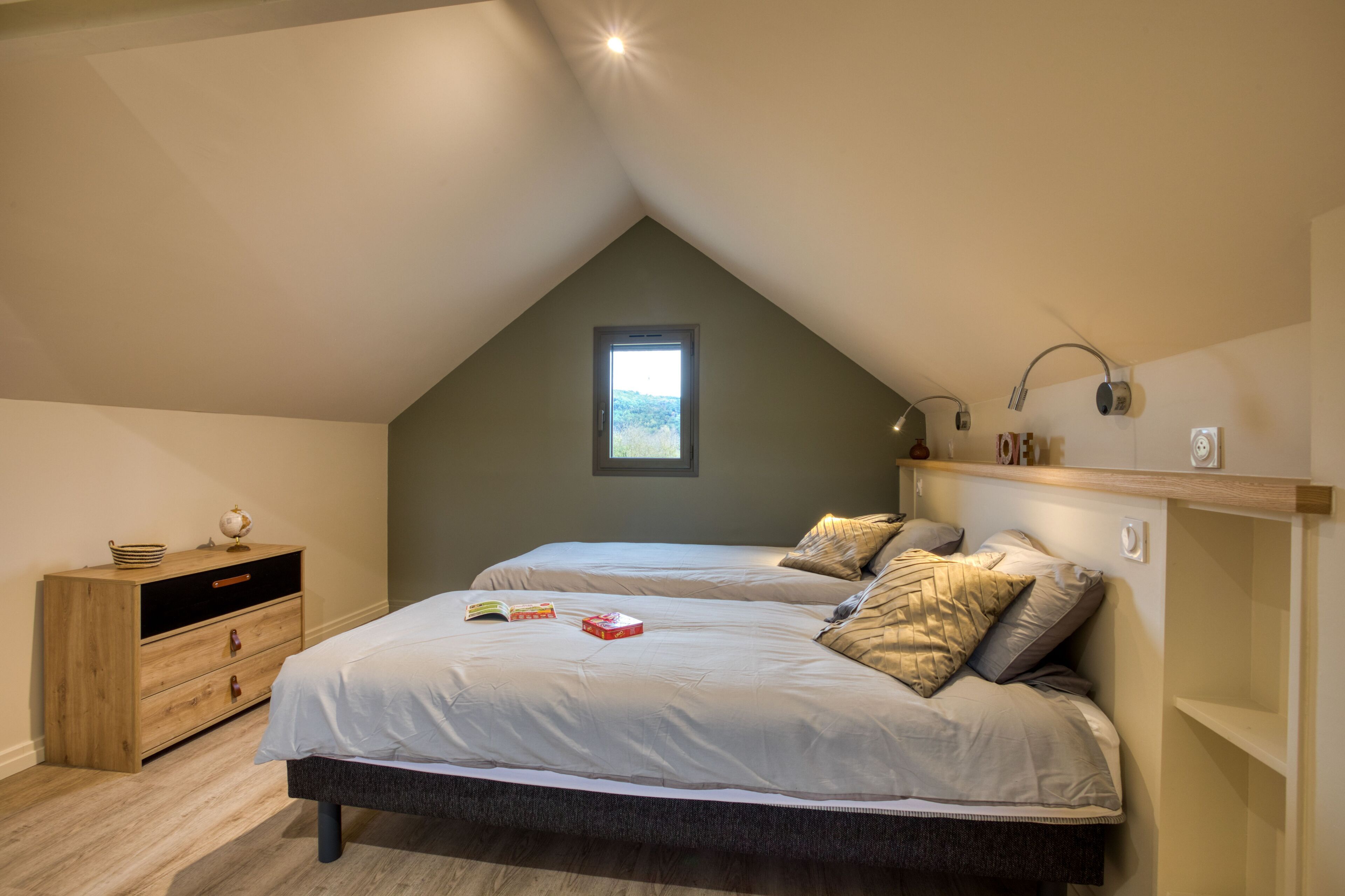 2 dormitorios, tabla de planchar con plancha, wifi gratis y ropa de cama