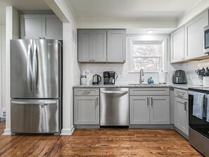 Fridge, microwave, oven, stovetop - New Listing! 4 Bdrm Plaza Charmer! Pet Friendly! (Kansas City)