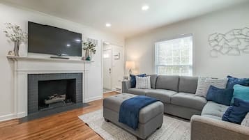 TV, fireplace