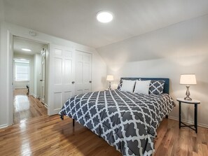 4 bedrooms, desk, iron/ironing board, travel crib