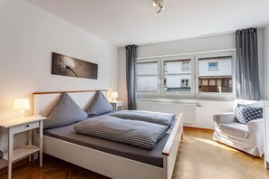 4 Schlafzimmer, kostenloses WLAN, Bettwäsche