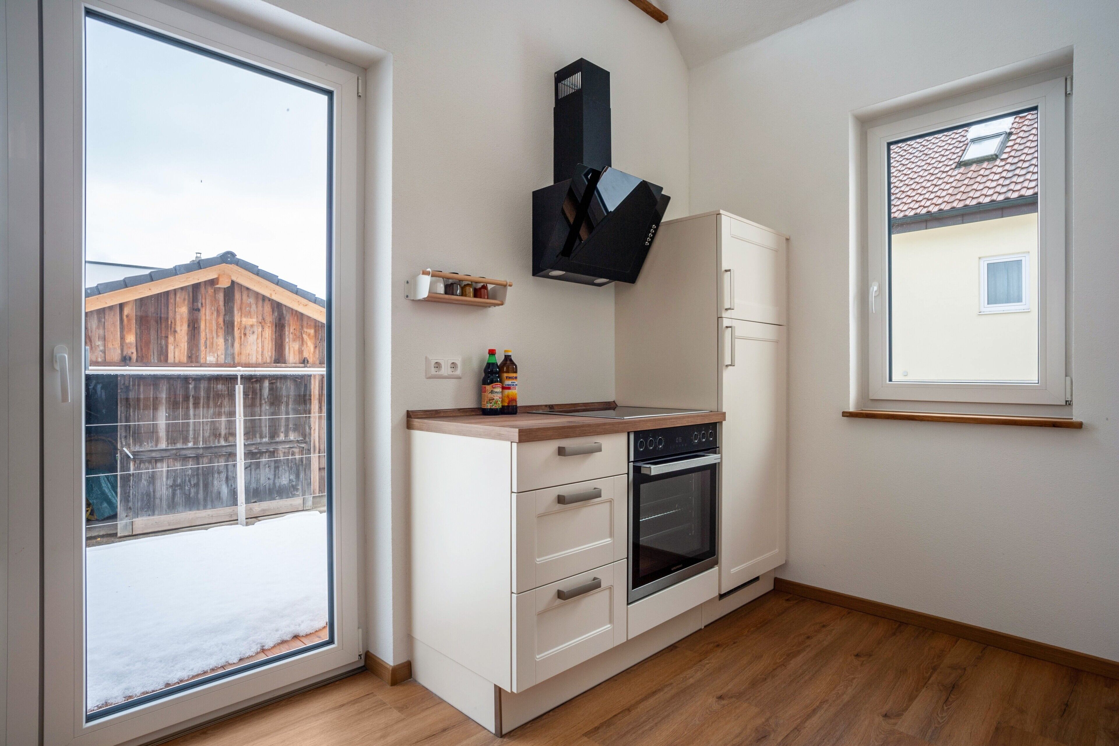 Kühlschrank, Ofen, Herdplatte, Geschirrspüler