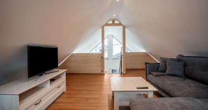 Casa de vacaciones 'Tiny Time' con terraza privada, jardín compartido y Wi-Fi