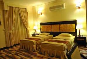 Kamar Twin Deluks | Meja kerja, ruang kerja ramah laptop, Wi-Fi gratis, dan seprai linen