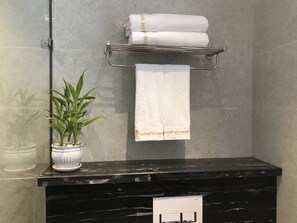 Superior Single Room | Bathroom