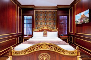 Suite de lujo, vista a la ciudad | Ropa de cama de alta calidad y minibar 