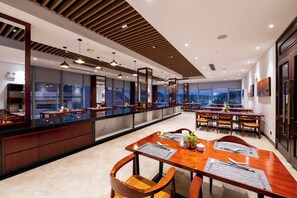 Restaurant - V V Hotel Battambang (Battambang)