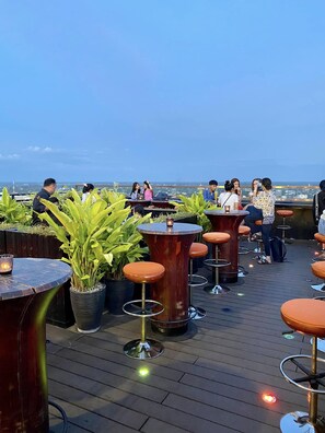 Lobby lounge - V V Hotel Battambang (Battambang)