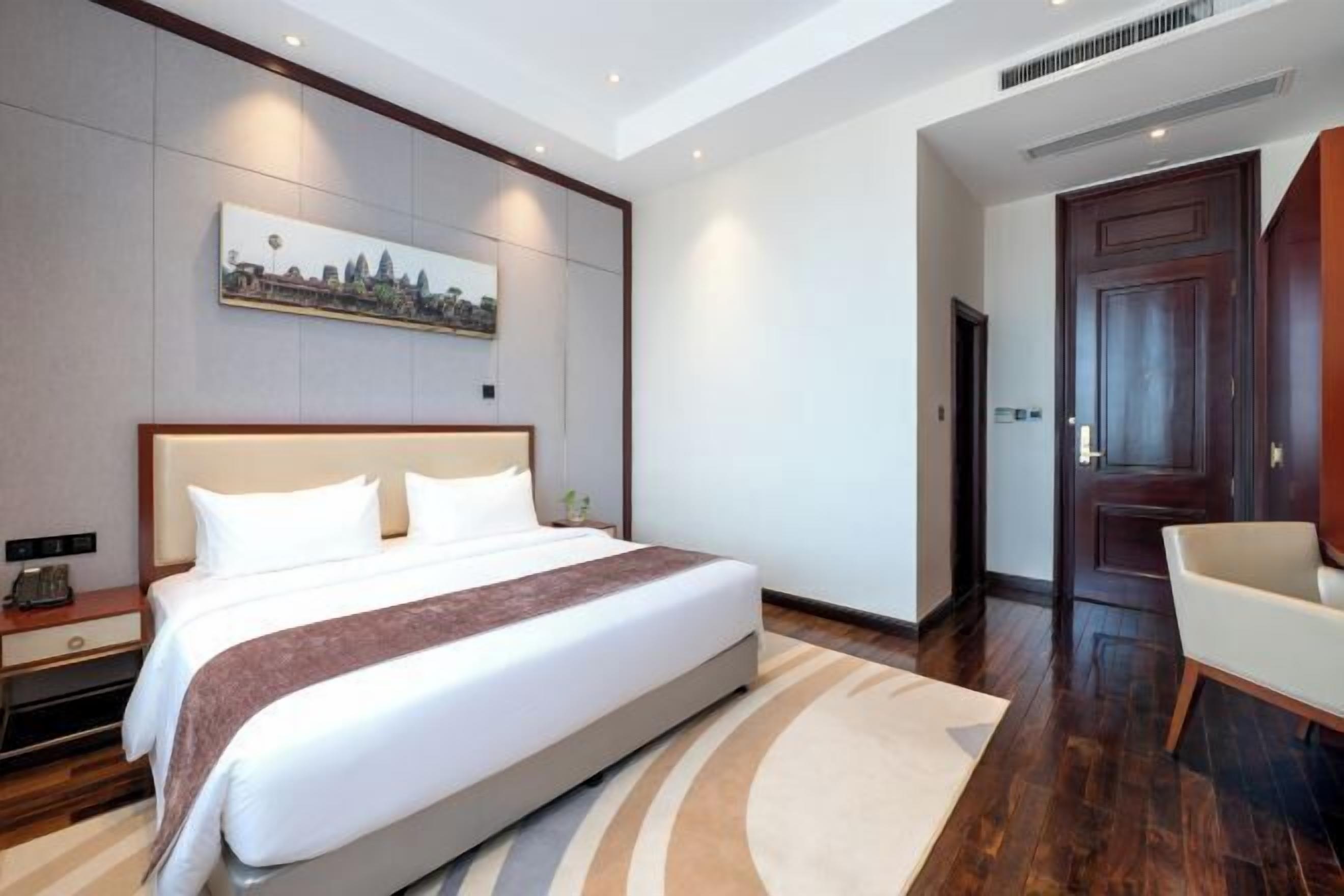 Ropa de cama de alta calidad, minibar, caja fuerte