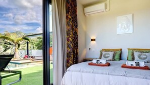 4 bedrooms, desk, iron/ironing board, free WiFi