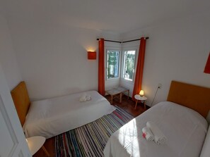 3 chambres, lit parapluie, Wi-Fi gratuit, draps fournis