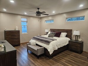 5 bedrooms, desk, iron/ironing board, free WiFi