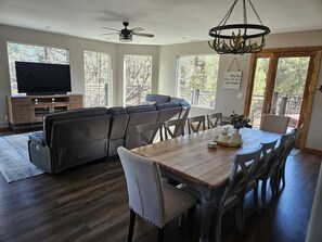 Interior - Spacious modern mountain retreat in the Pines - close to hiking and shops. (Pine)