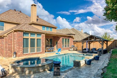 Luxury Home/ Pool, Cinema and Game Room