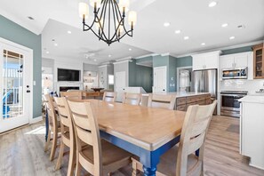 Dining - All the Views by Brunswick Vacation Rentals (Ocean Isle Beach)