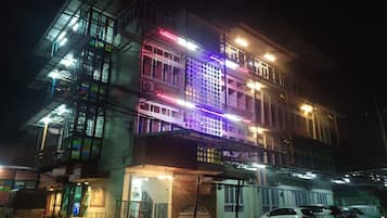 Mặt tiền nơi lưu trú