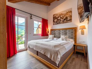 3 bedrooms, Internet - Penthouse near Kaprun with sauna & stunning views (Piesendorf)