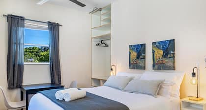 Azure: Mins to Las Olas & Beach