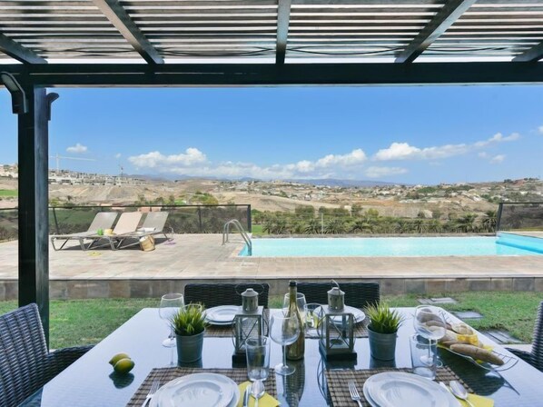 Outdoor dining - Salobre Villa 2 by Interhome (San Bartolomé de Tirajana)