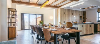 Beautiful farmhouse for groups with indoor pool