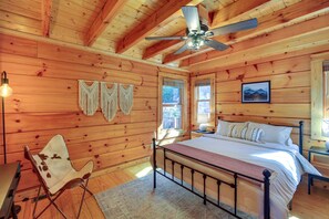 2 habitaciones, escritorio, tabla de planchar con plancha y wifi