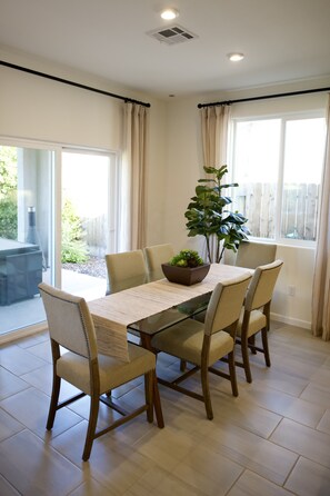 Dining - New 3B Home / near Sequoia, EV, +More (Visalia)