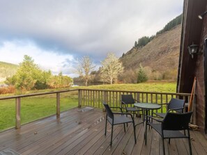 Outdoor dining - Lothlorien Lodge 4 by Interhome (Invergarry)