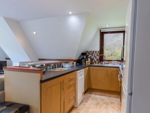 Réfrigérateur, micro-ondes, four, lave-vaisselle