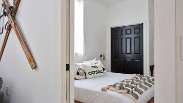 2 bedrooms, travel crib, WiFi, bed sheets