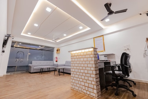 Hotel Lennox Best In surat