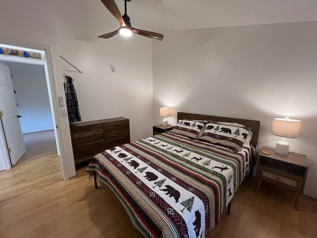 3 soverom, skrivebord, wi-fi og sengetøy