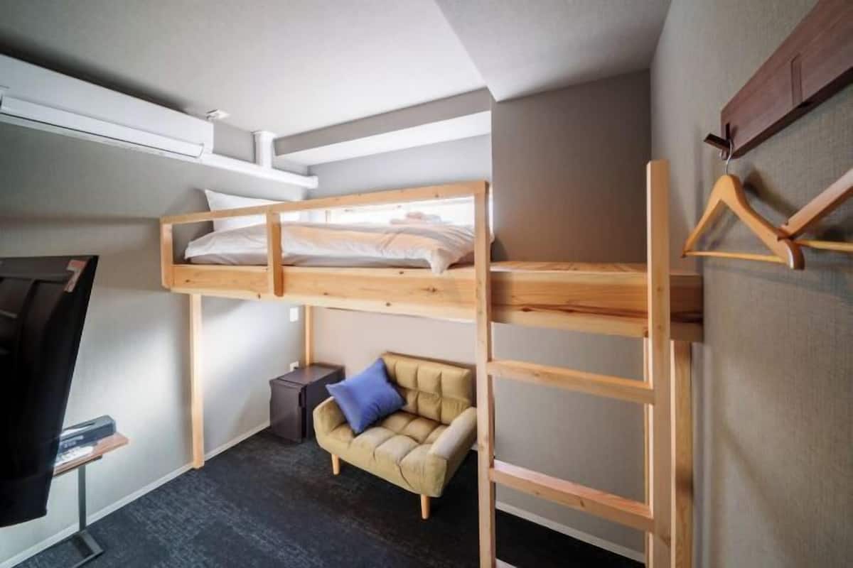 1 bedroom, desk, free WiFi, bed sheets