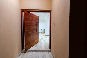 Apartment, 3 Bedrooms | Property entrance - 456 Hopeville Escape (Bulawayo)
