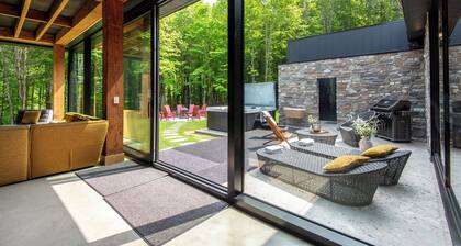 NEW! Villa Woodland | 7 Bedrooms | Game Room | Spa | Tremblant Living