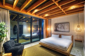 7 habitaciones, tabla de planchar con plancha, wifi y ropa de cama 