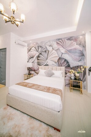 Standard Room, 1 Queen Bed | Premium bedding, down comforters, individually decorated - Casa La Silvinas Hotel and Event Resort (Tagaytay)