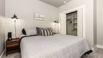 3 bedrooms, iron/ironing board, travel crib, WiFi