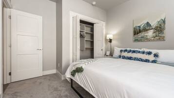 3 bedrooms, iron/ironing board, travel crib, WiFi