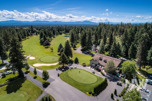 Twin Lakes Village 3-Story Townhouse—Golf Views, Wet Bar, Game Room, Pool!