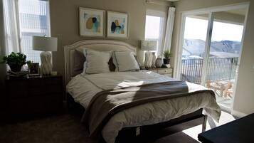 4 bedrooms, iron/ironing board, free WiFi, bed sheets